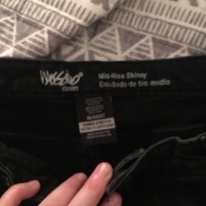 Mossimo Supply Co. Jeans - Purposely Faded Black Jeans -Short - Mossimo Mossimo Supply Co. Jeans - Purposely Faded Black Jeans -Short - Mossimo